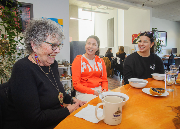 Visiting elder with Indigenous students